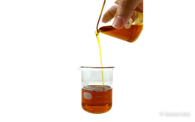 Crude fish oil from Indonesian sardines — natural source of EPA and DHA for aquafeed